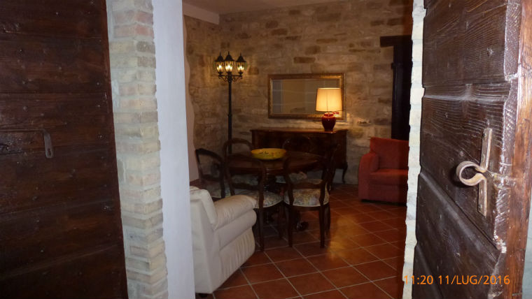 Aquilavistacameraletto1